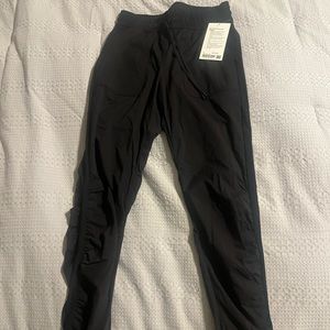 Beyond the studio Lululemon Women’s Jogger 6